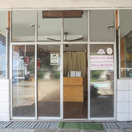 Oyo 90321 Hotel Bajet Sri Manal Tanah Merah (Kelantan) Exterior foto