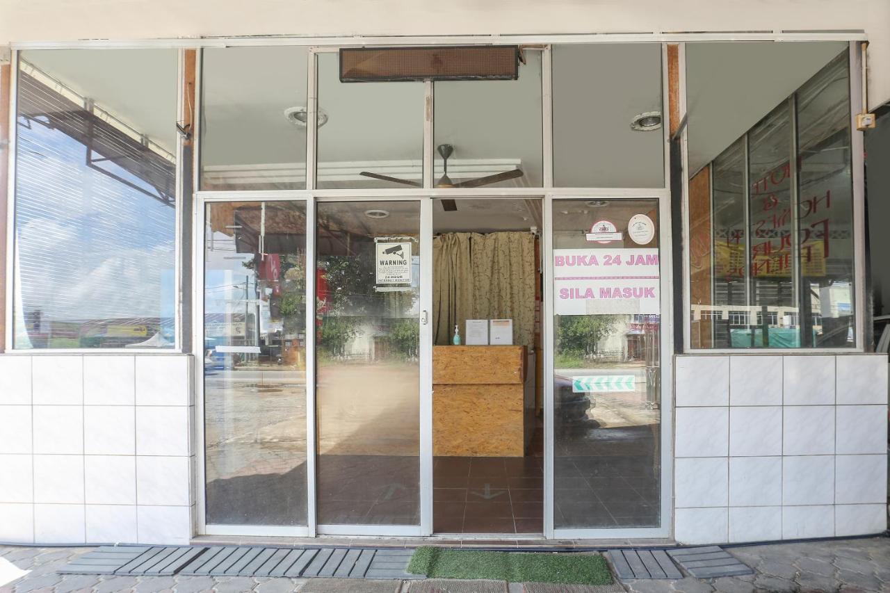 Oyo 90321 Hotel Bajet Sri Manal Tanah Merah (Kelantan) Exterior foto