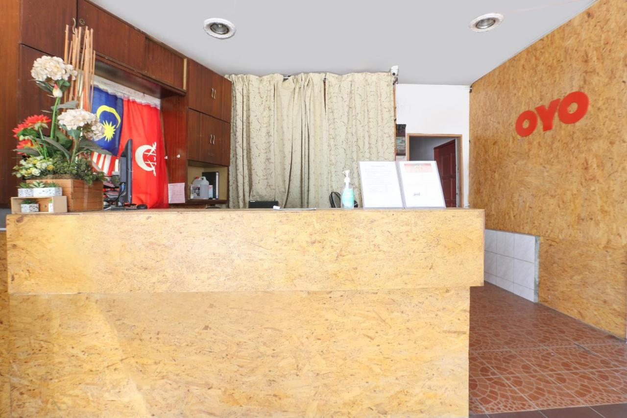 Oyo 90321 Hotel Bajet Sri Manal Tanah Merah (Kelantan) Exterior foto