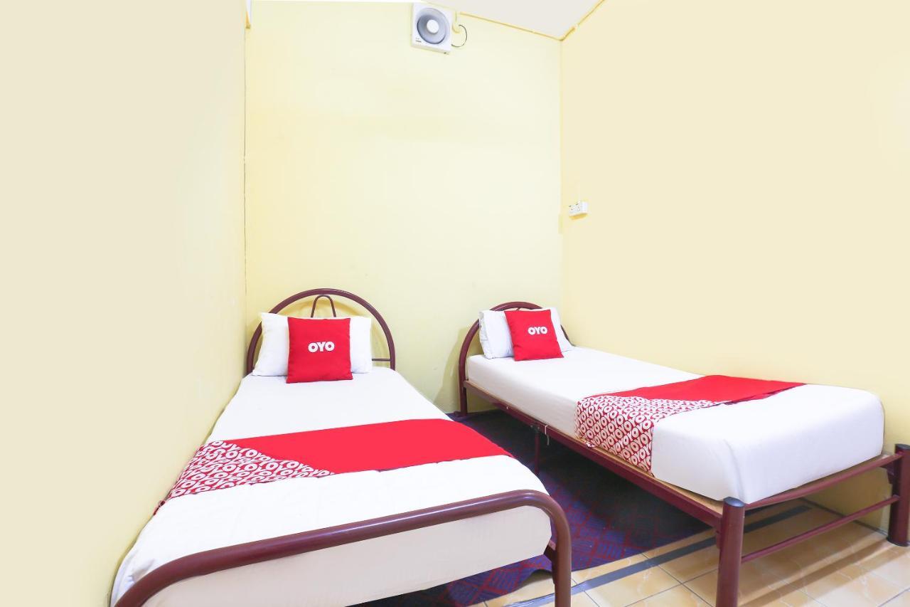 Oyo 90321 Hotel Bajet Sri Manal Tanah Merah (Kelantan) Exterior foto