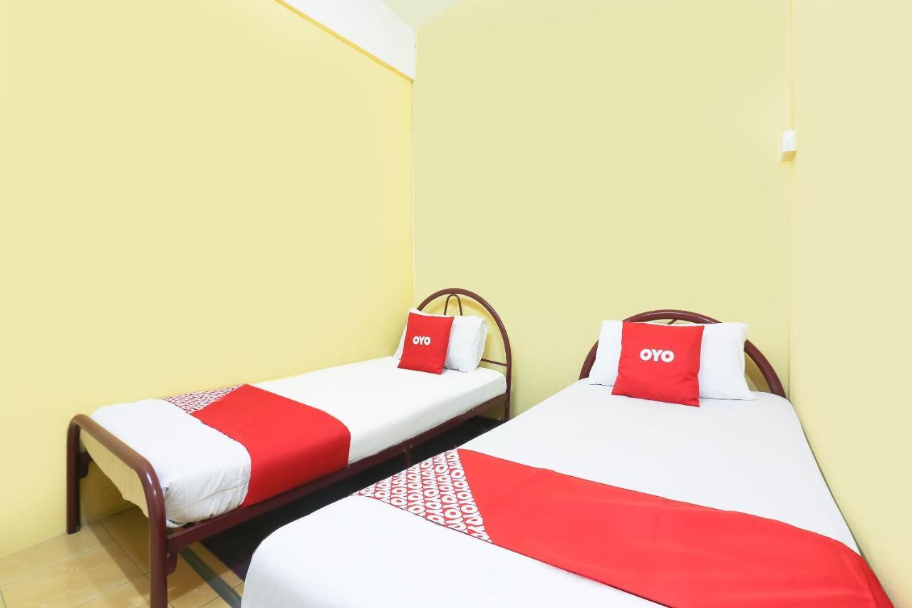 Oyo 90321 Hotel Bajet Sri Manal Tanah Merah (Kelantan) Exterior foto