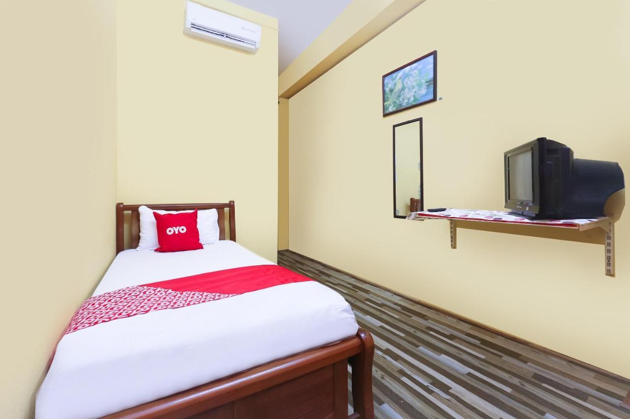 Oyo 90321 Hotel Bajet Sri Manal Tanah Merah (Kelantan) Exterior foto