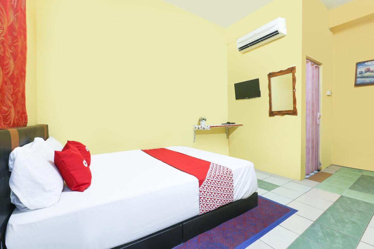 Oyo 90321 Hotel Bajet Sri Manal Tanah Merah (Kelantan) Exterior foto